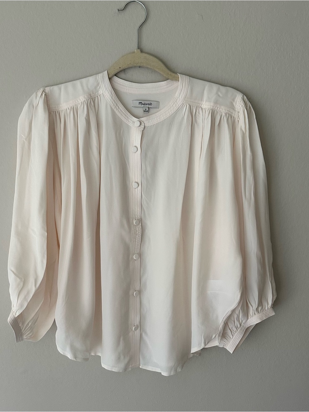 Madewell Shirred Crewneck Button-Up Top in Ivory Cream Medium NWT - Picture 4 of 11